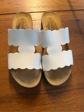 Plankton White Scalloped Double-Strap Women’s Sandals Size 38
